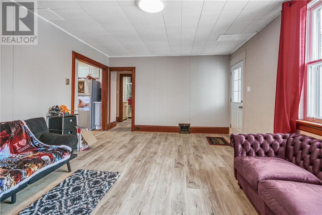221 Oak Street - 16