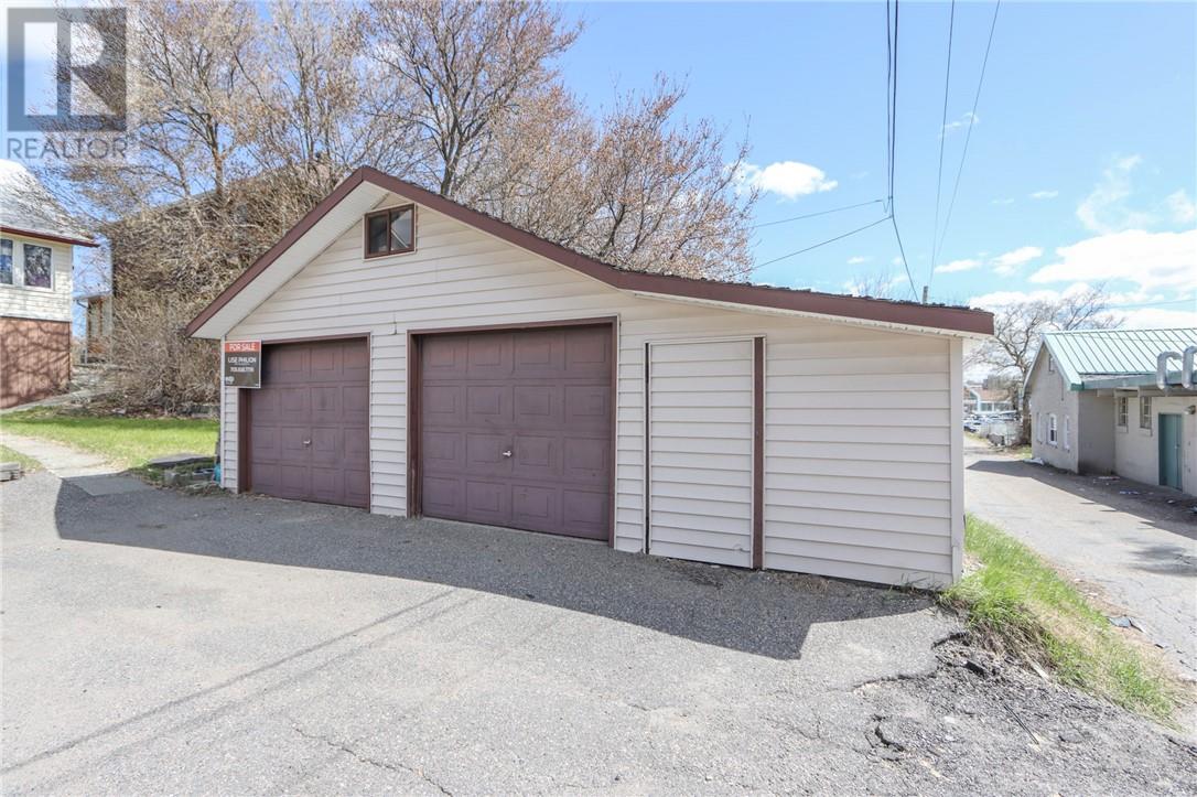 221 Oak Street - 4