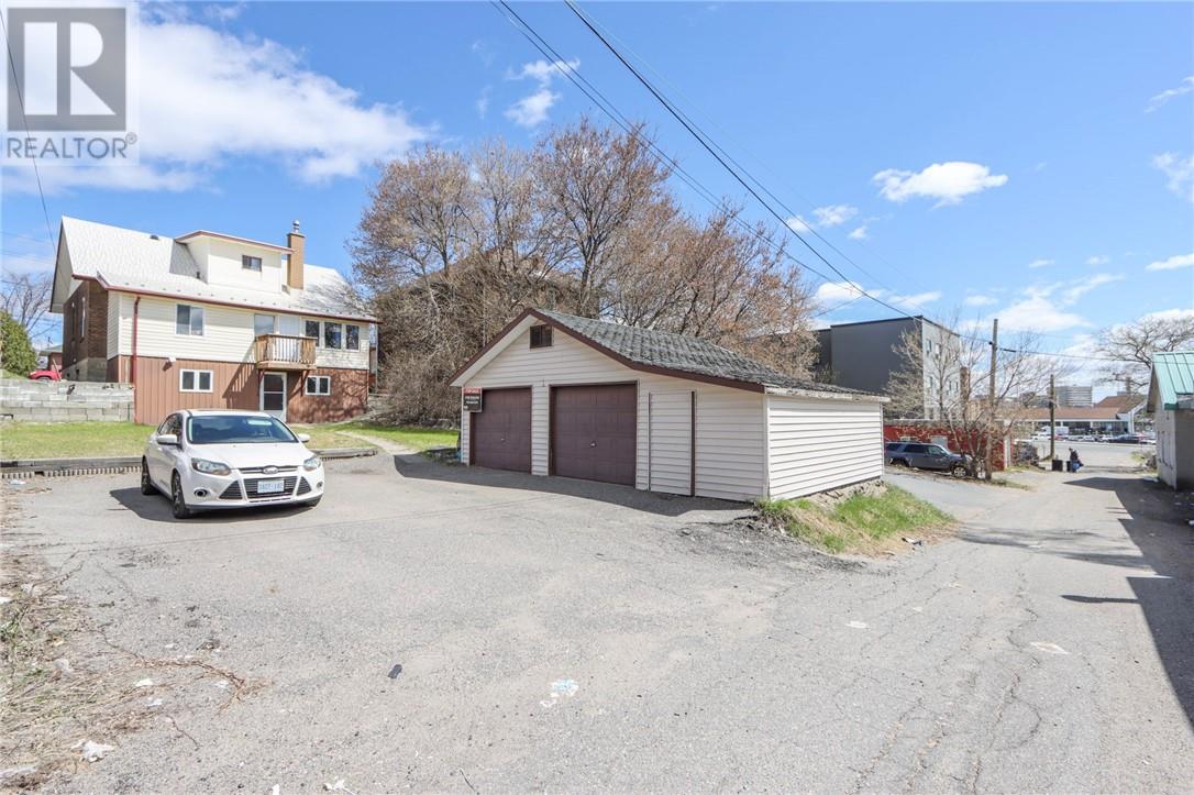 221 Oak Street - 5