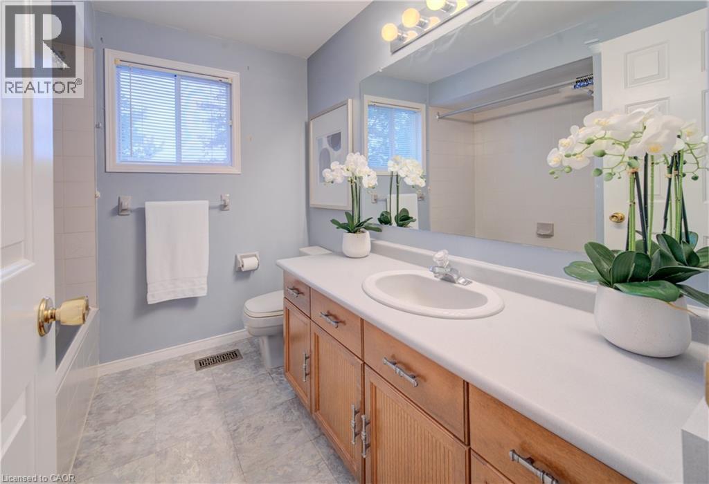 112 WEST ACRES Crescent, Kitchener, Ontario, N2N3G8 — Photo 25