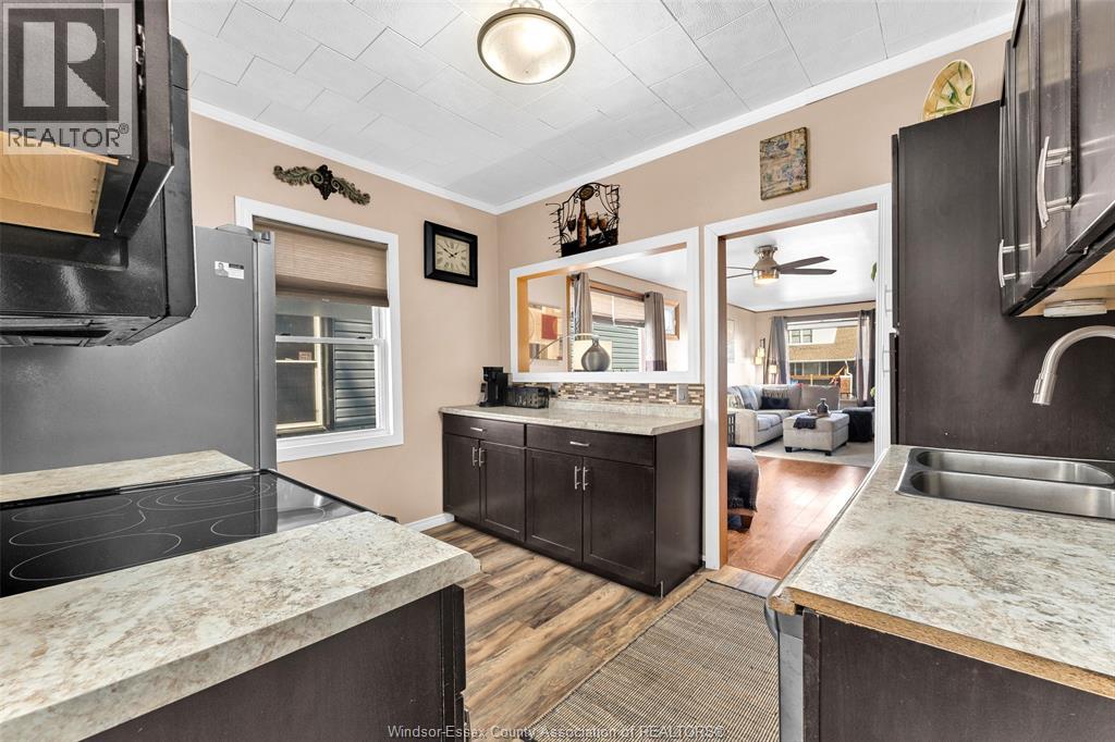 1517 GLADSTONE AVENUE, Windsor, Ontario, N8X1Z3 — Photo 8