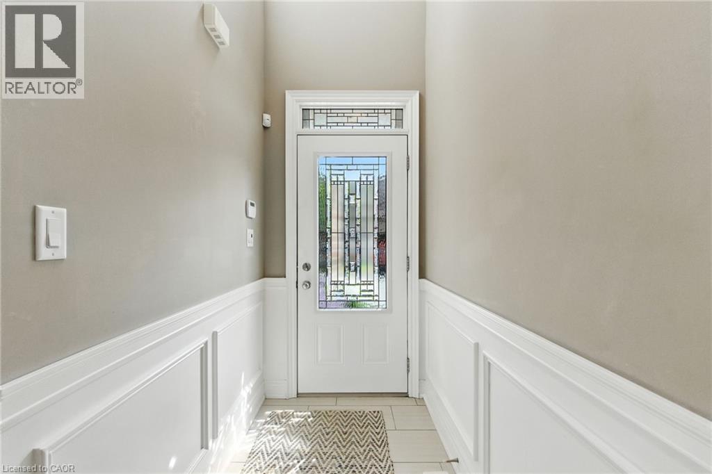 4 BURGUNDY Grove, Ancaster, Ontario, L9K0E7 — Photo 5