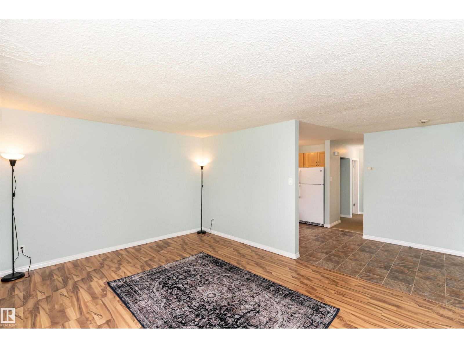 #5 8807 101 ST NW, Edmonton