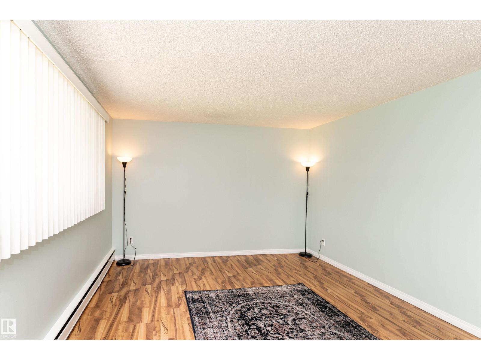 #5 8807 101 ST NW, Edmonton