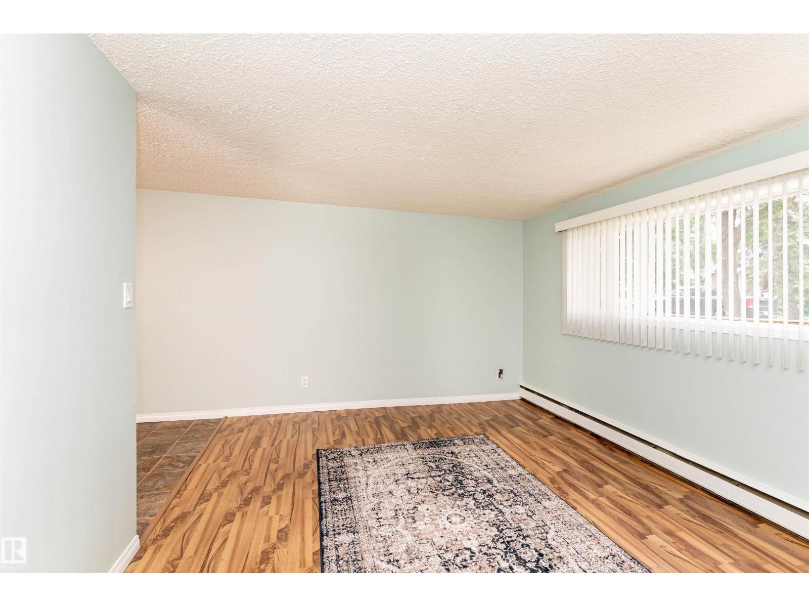 #5 8807 101 ST NW, Edmonton