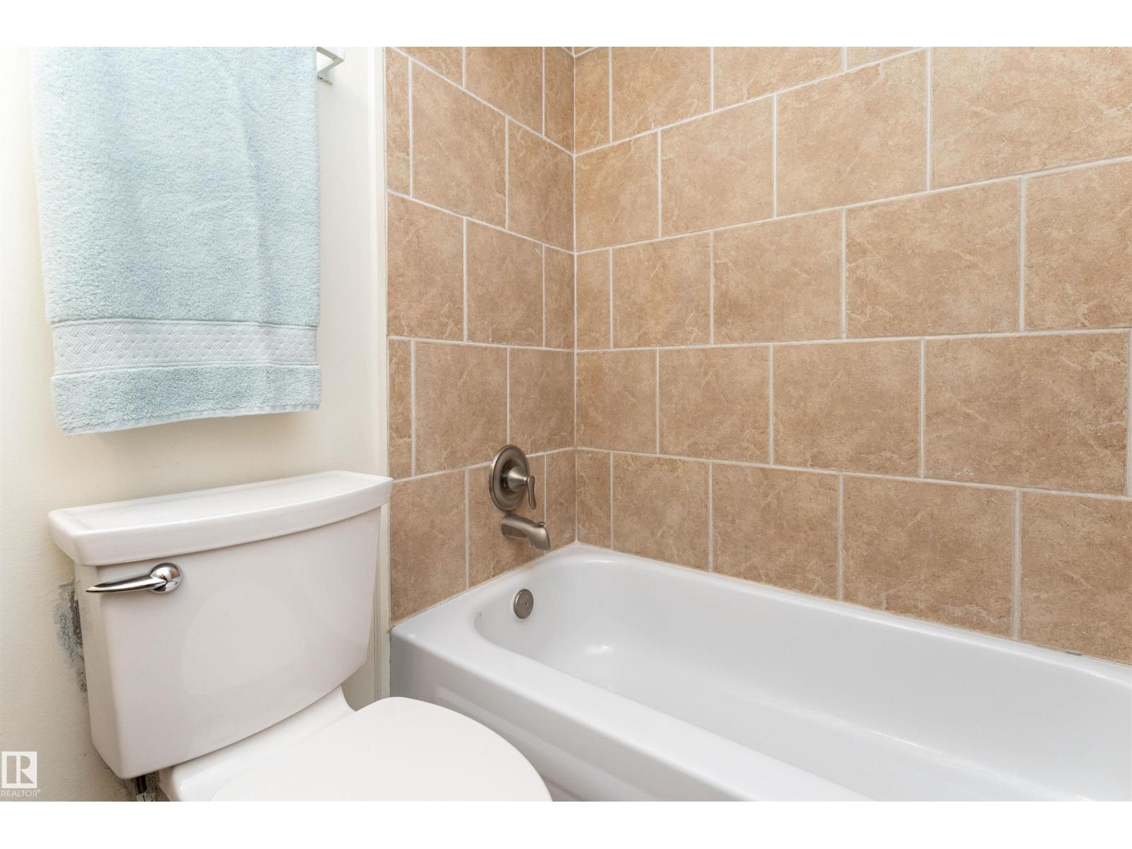 #5 8807 101 ST NW, Edmonton