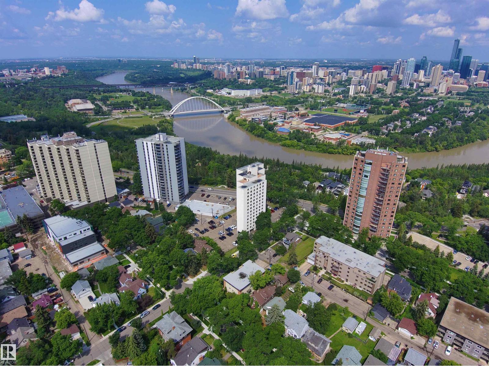 #5 8807 101 ST NW, Edmonton