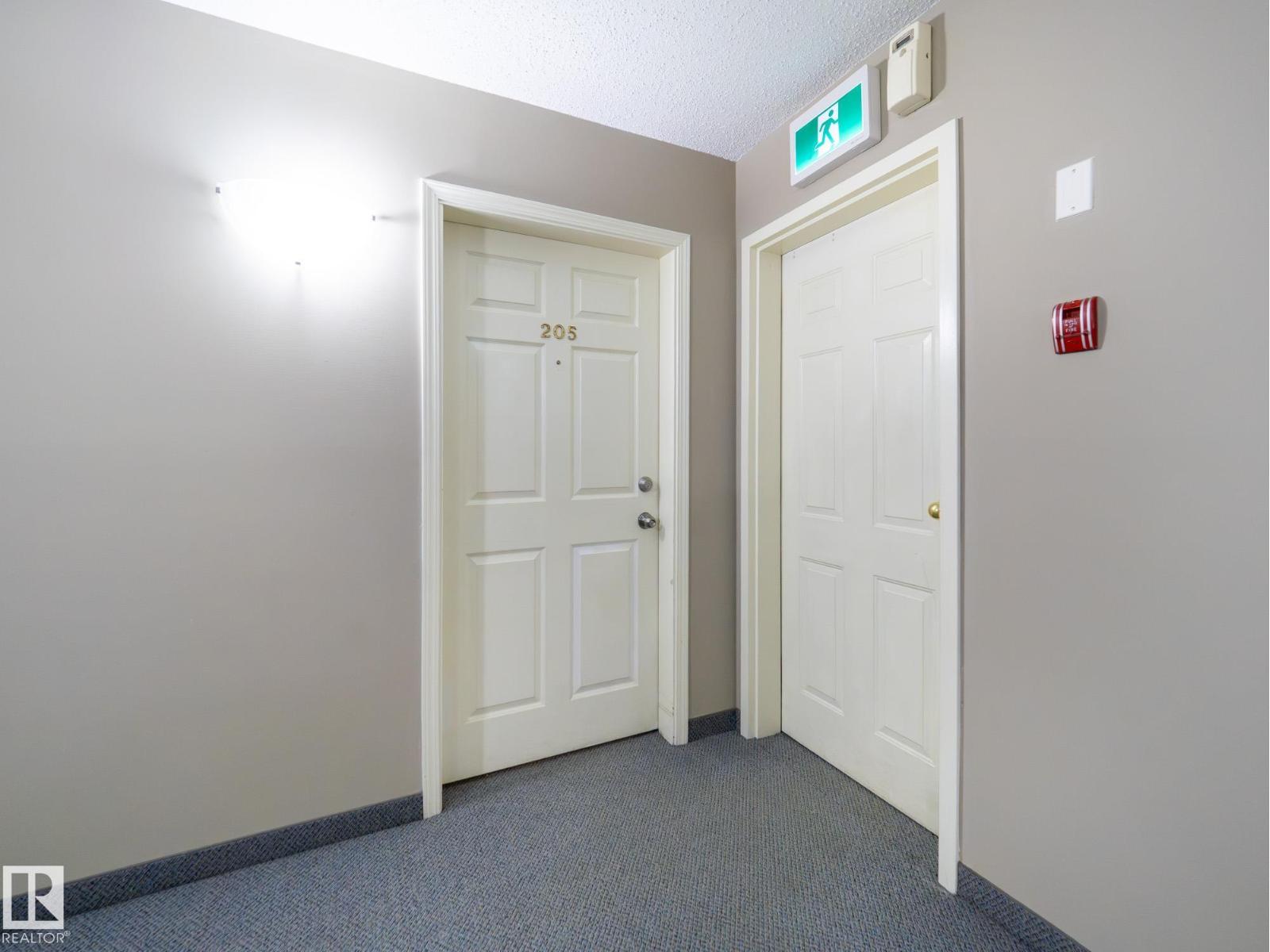 #205 11716 100 AV NW - 21