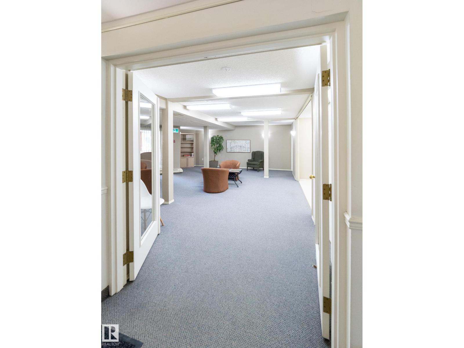 #205 11716 100 AV NW - 27
