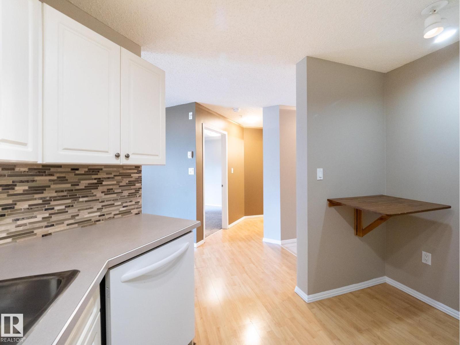 #205 11716 100 AV NW - 4