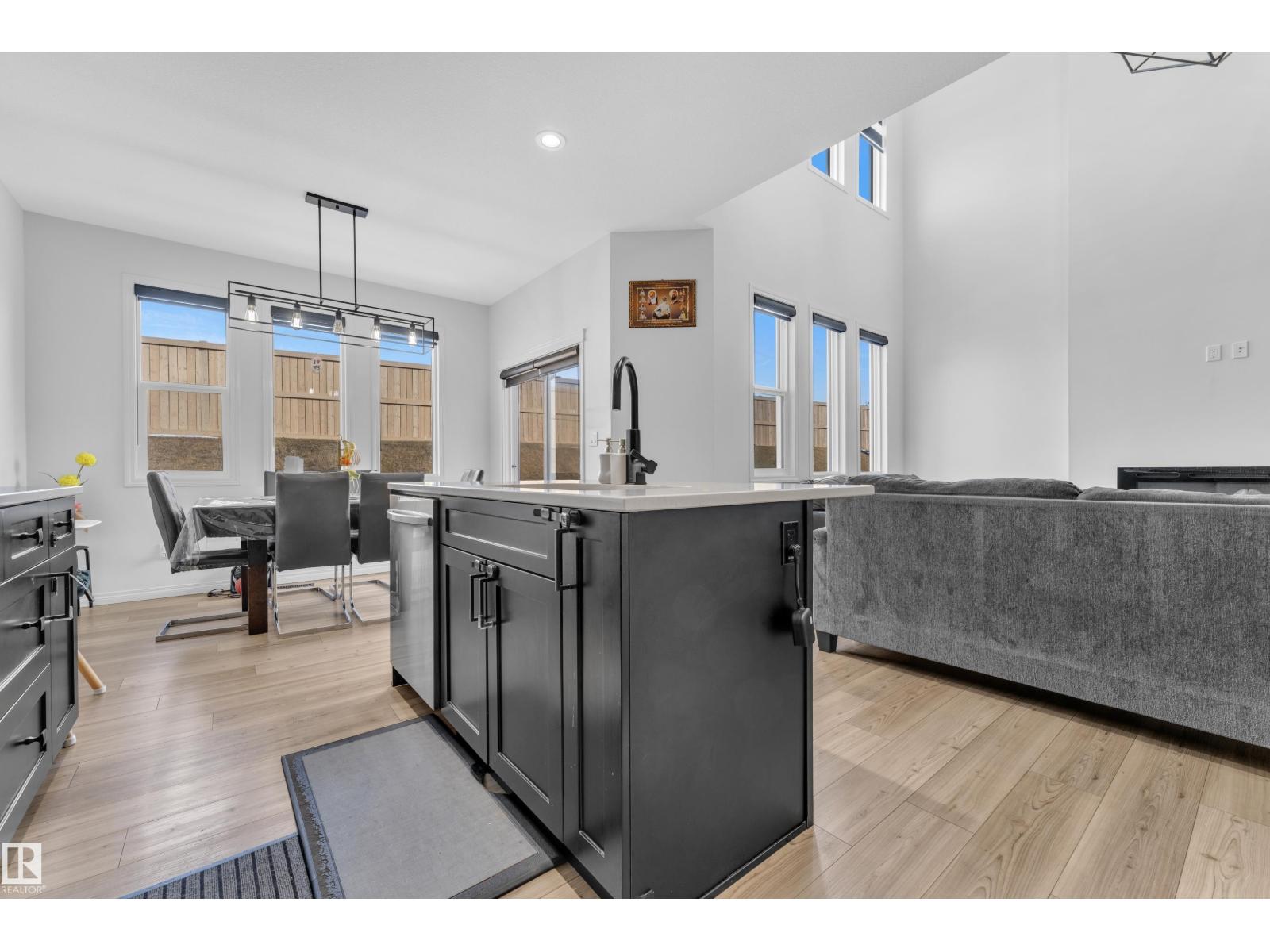 2315 51 ST SW - 18