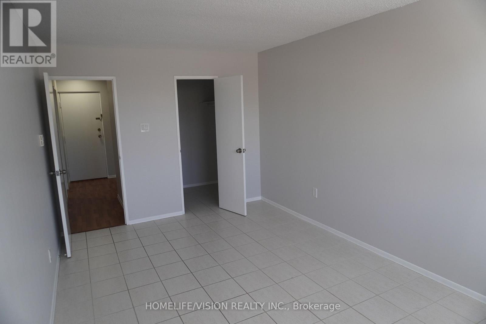#217 3765 SHEPPARD AVENUE E - 18