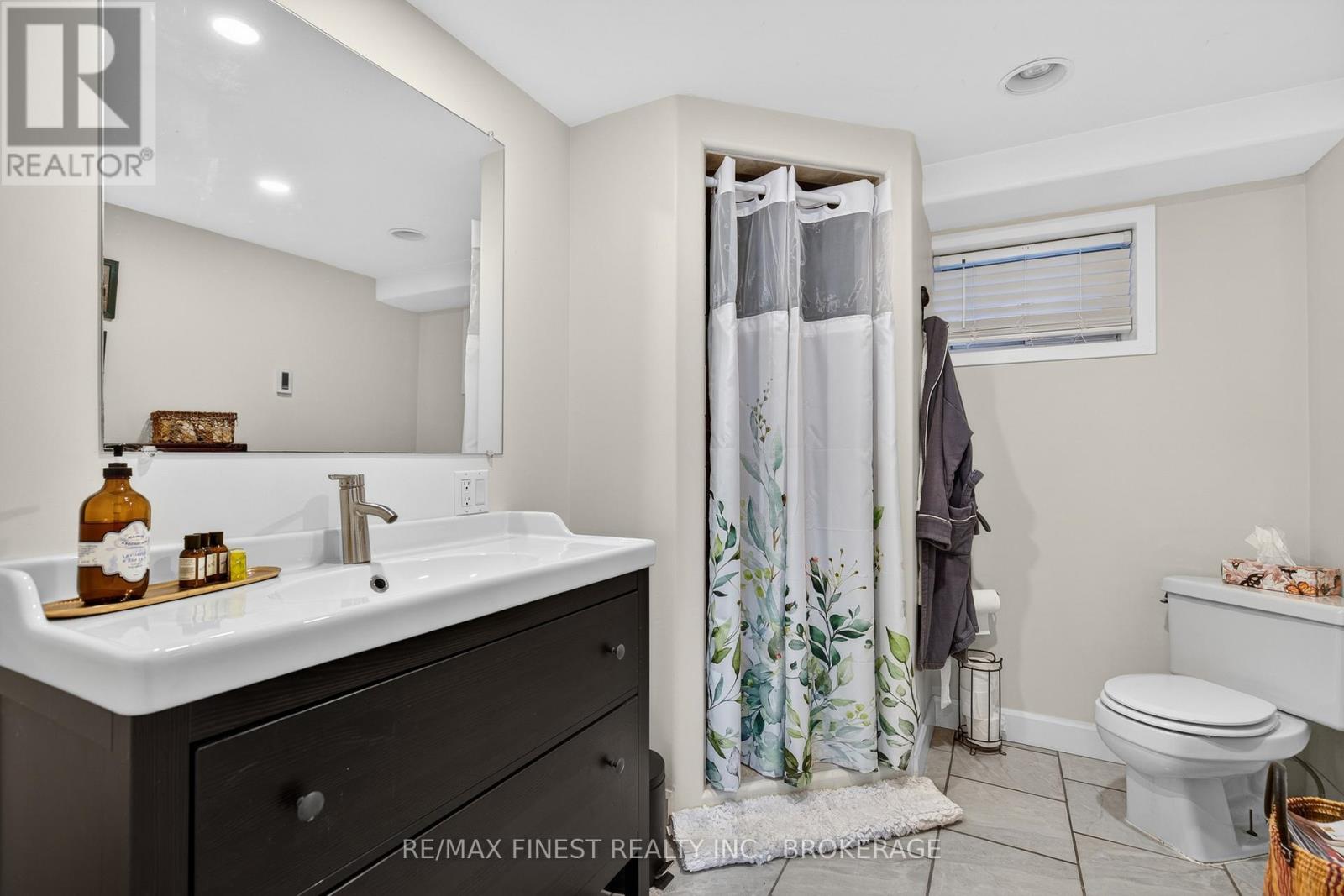 79 HICKORY LANE - 23