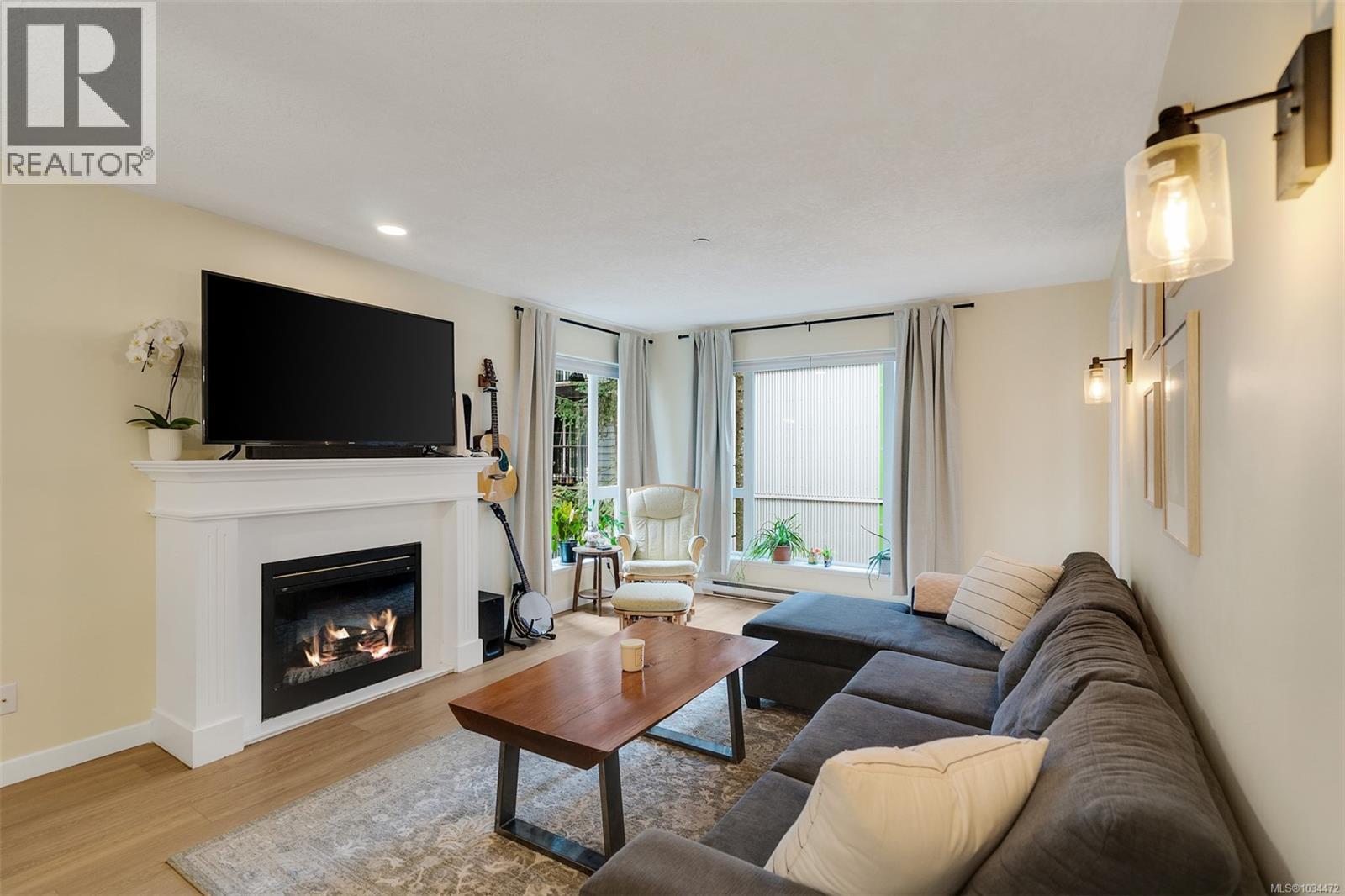 #206 893 Hockley Ave - 11