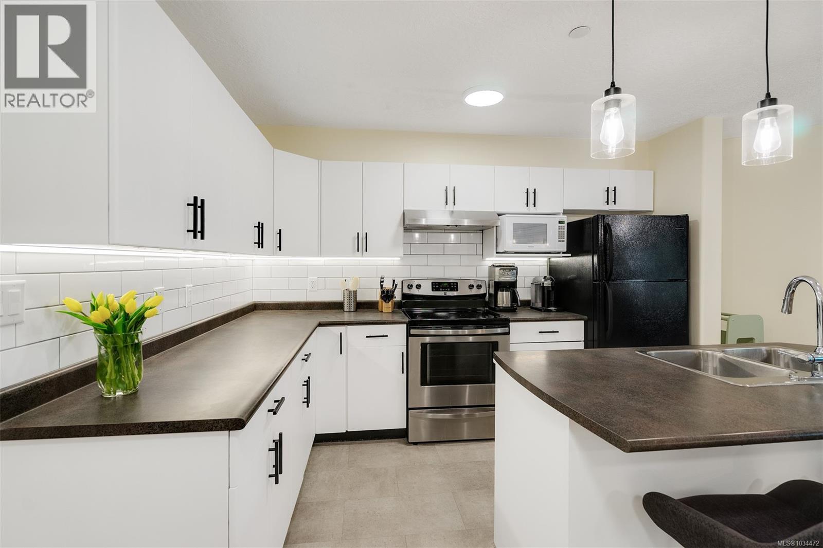 #206 893 Hockley Ave - 5