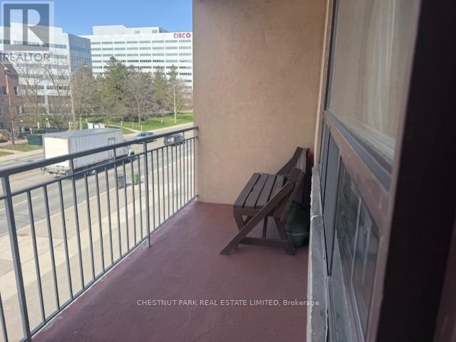 757 LAWRENCE AVENUE W - 7