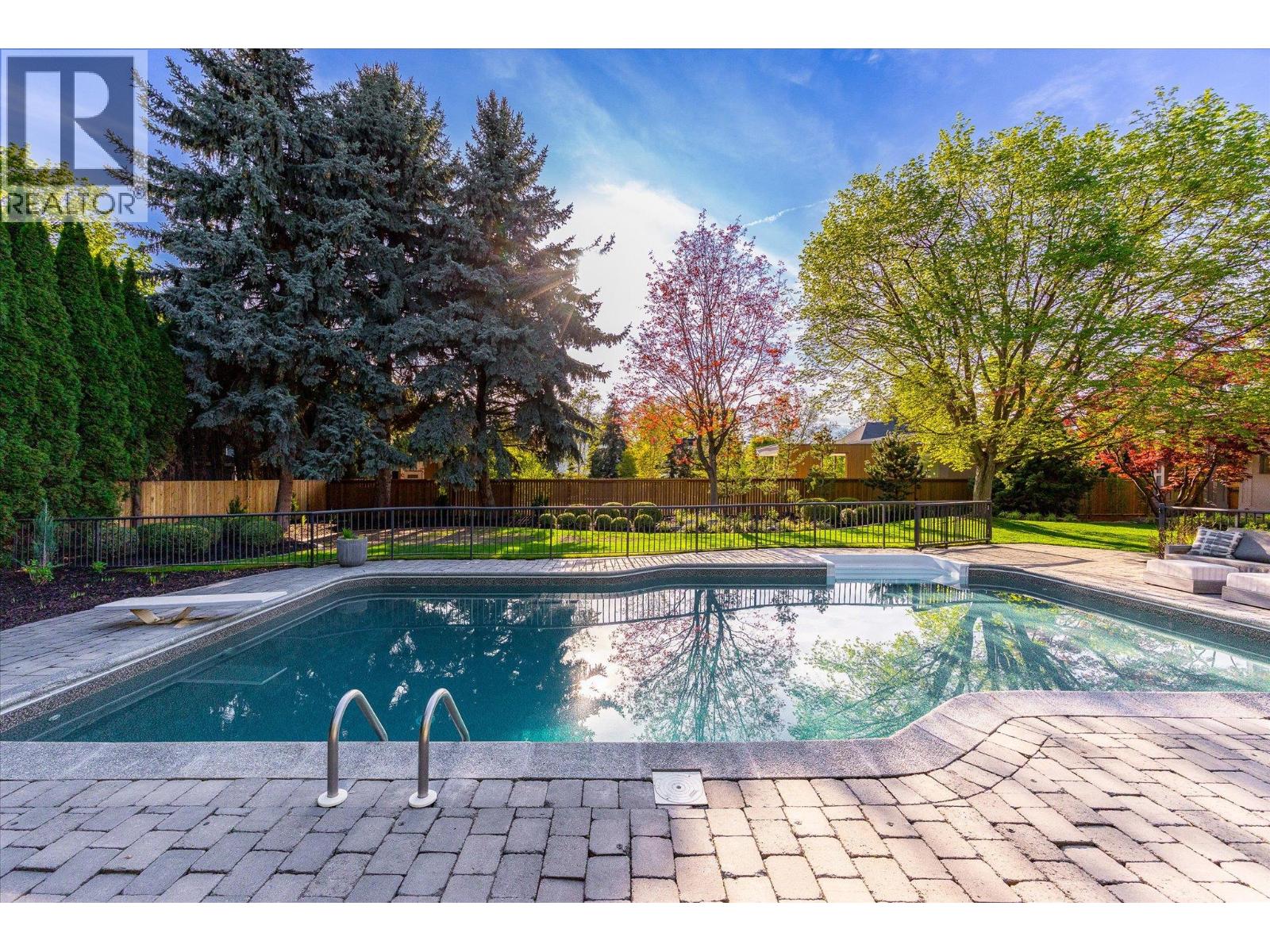 439 Farris Road - 73