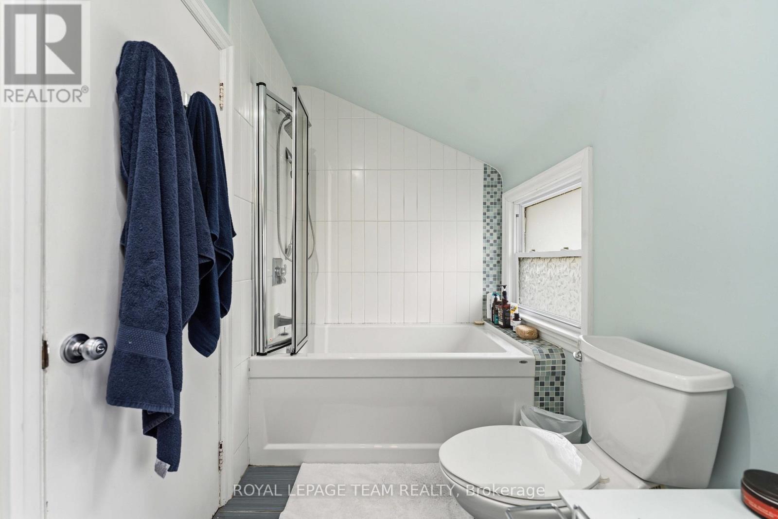 1272 LIVINGSTONE AVENUE - 25