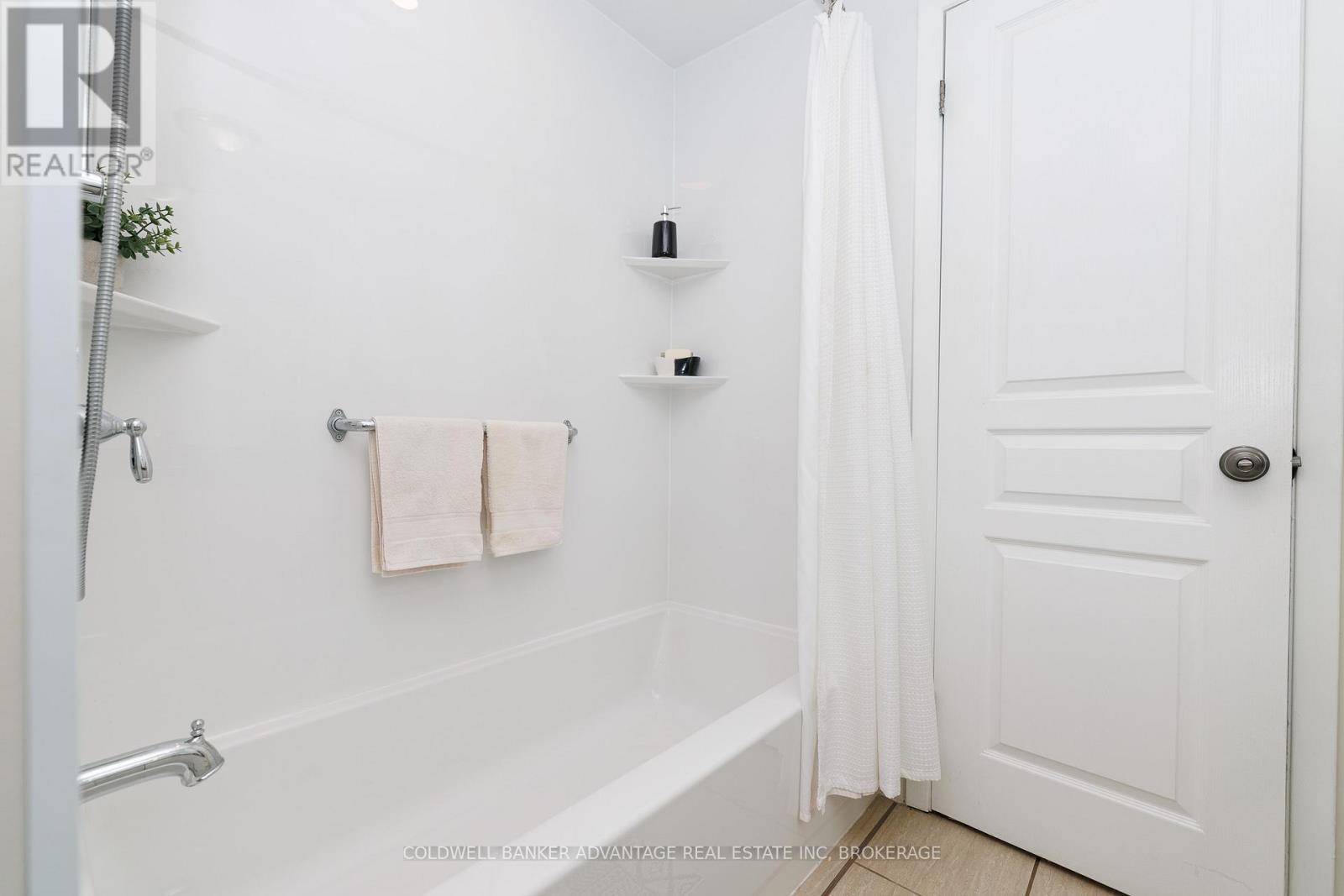 3 NORTHGLEN AVENUE - 20