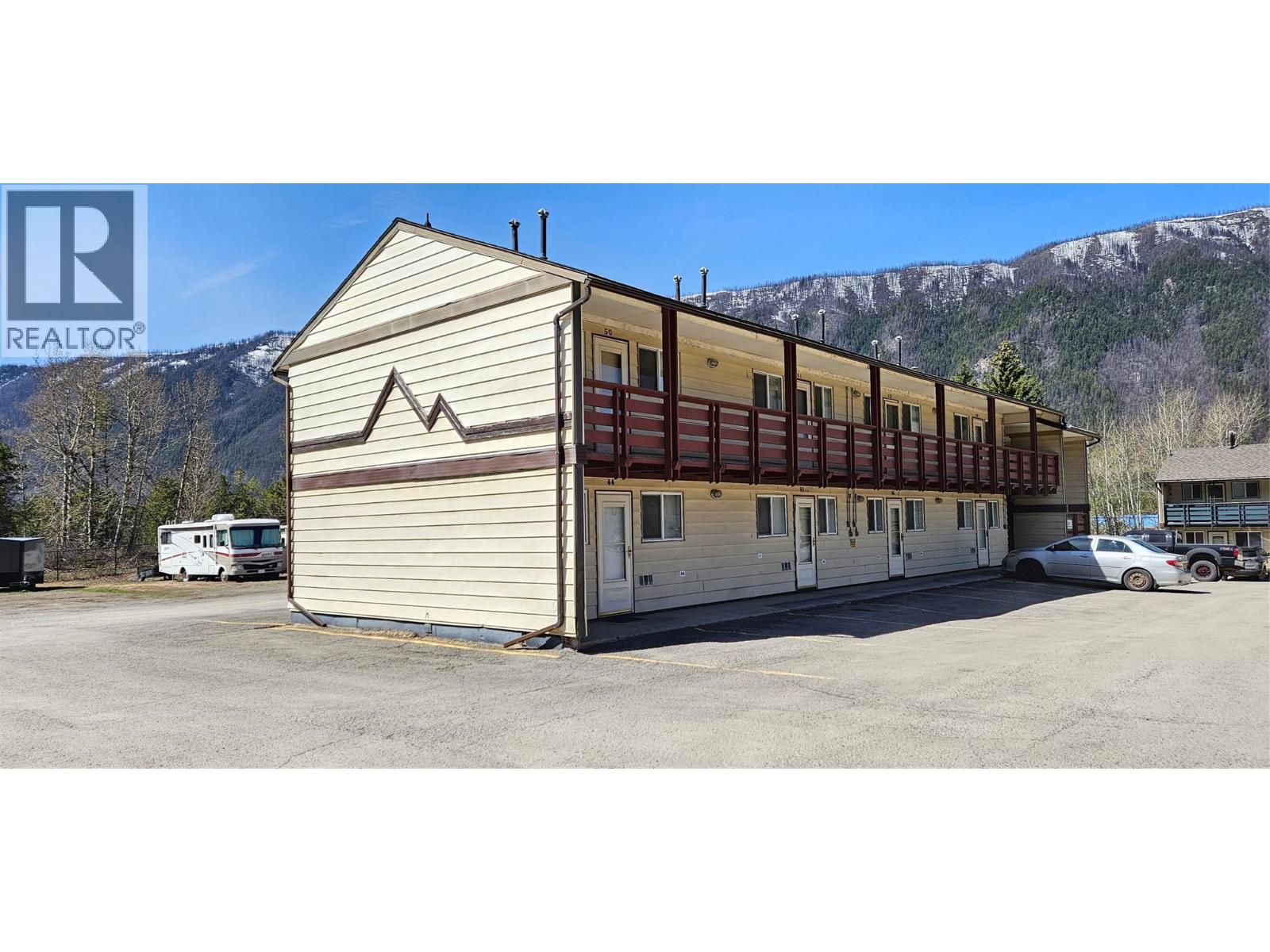 100 RED CEDAR Drive Unit# E44, Sparwood