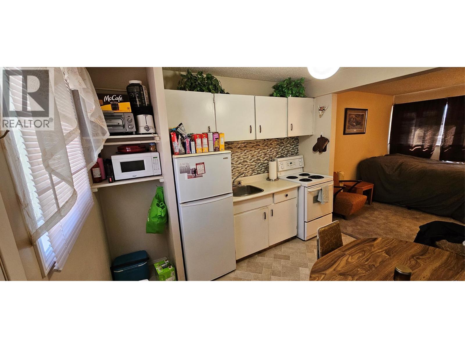 100 RED CEDAR Drive Unit# E44, Sparwood