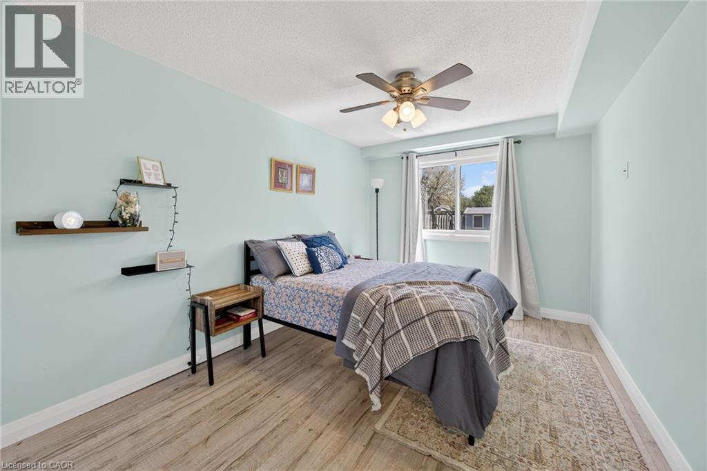 136 ROCKWOOD Avenue, St. Catharines, Ontario, L2P3R8 — Photo 2