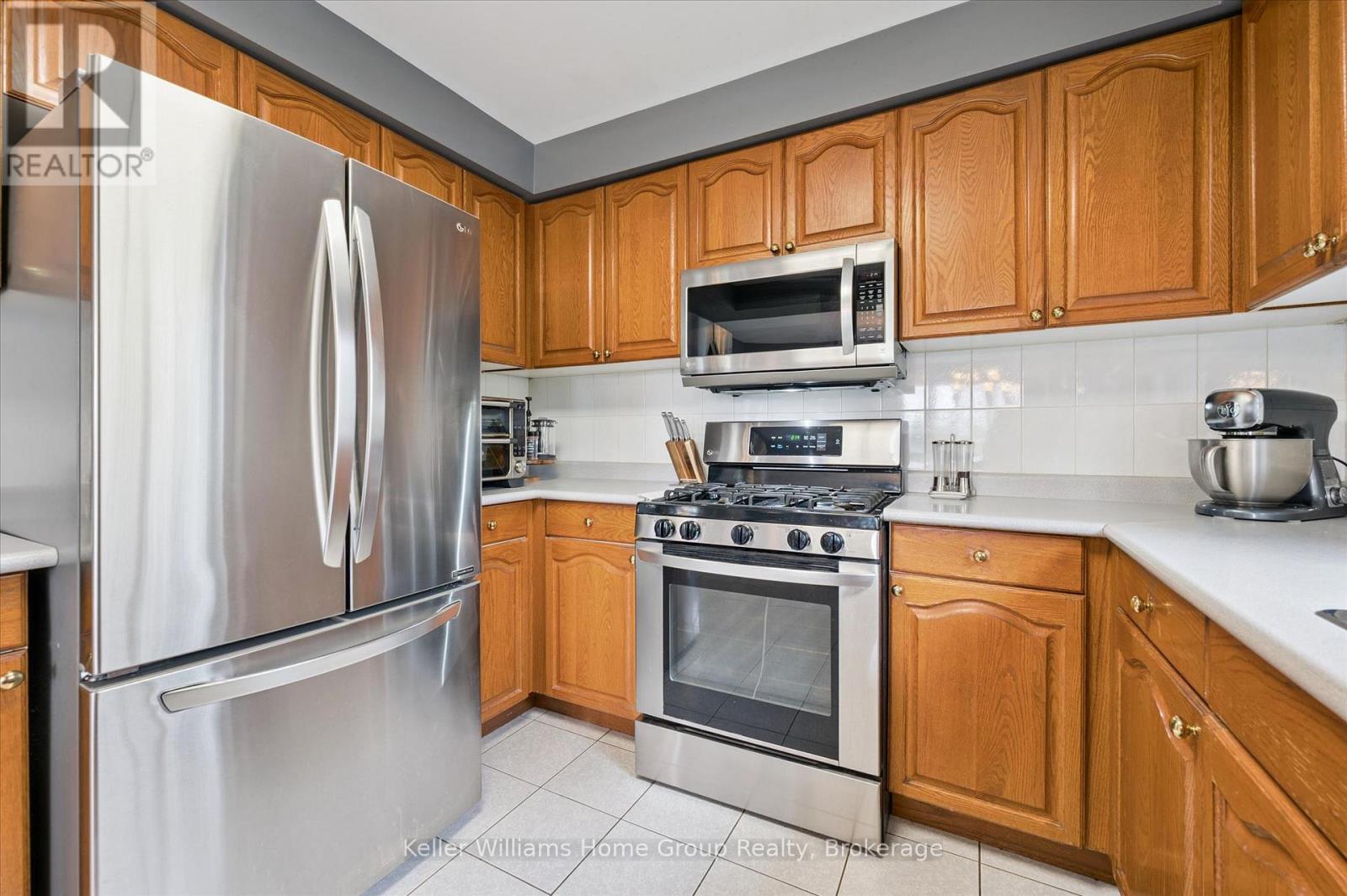 261 IRVINE STREET - 17