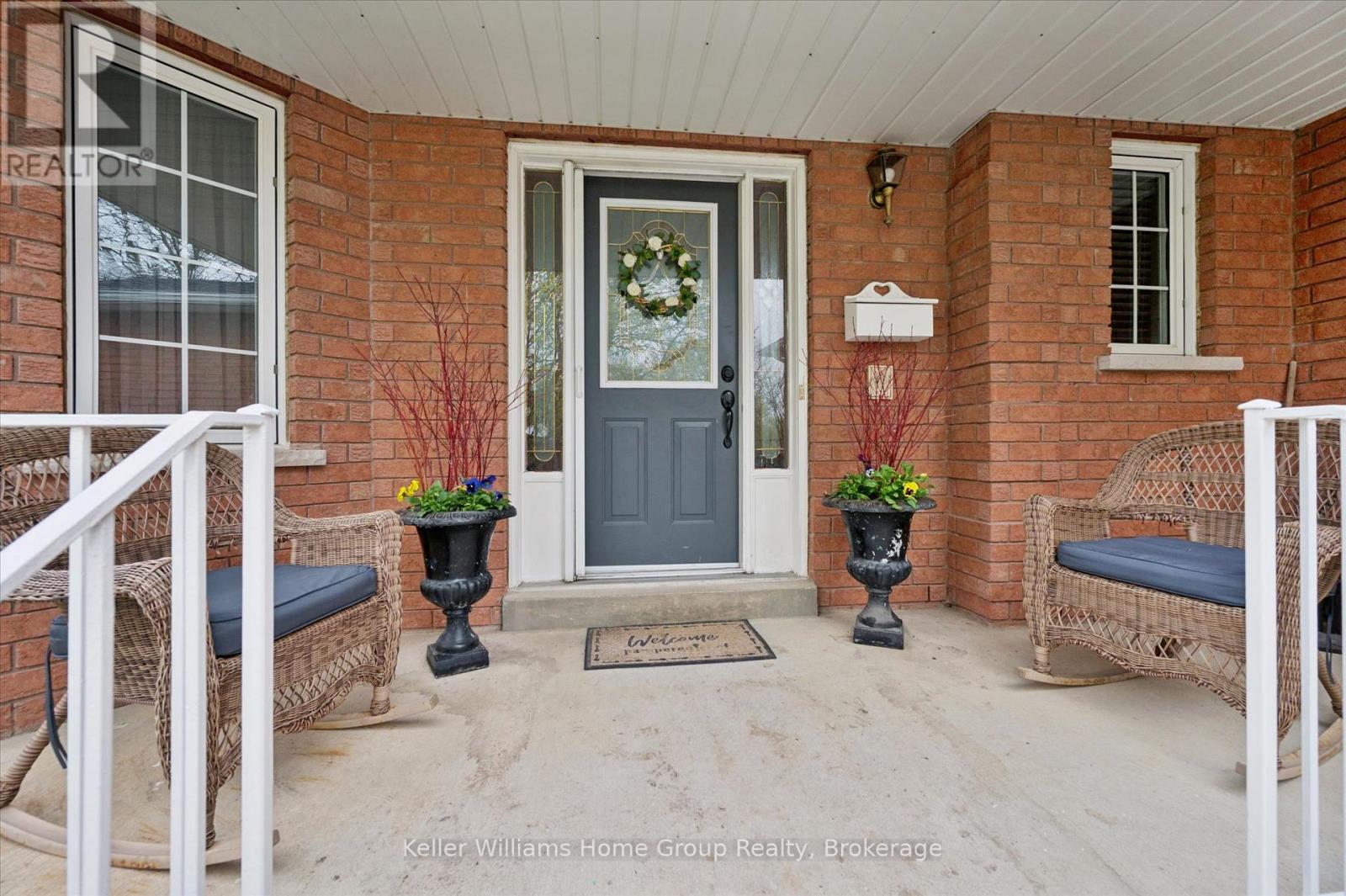 261 IRVINE STREET - 4