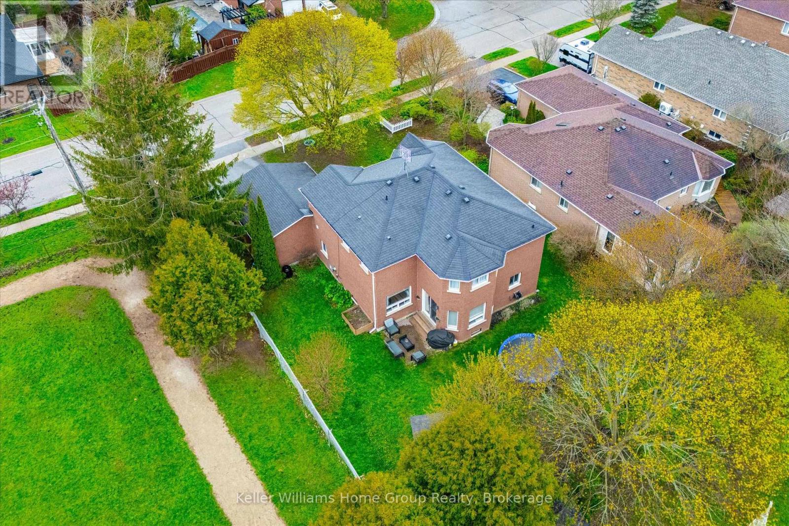 261 IRVINE STREET - 44
