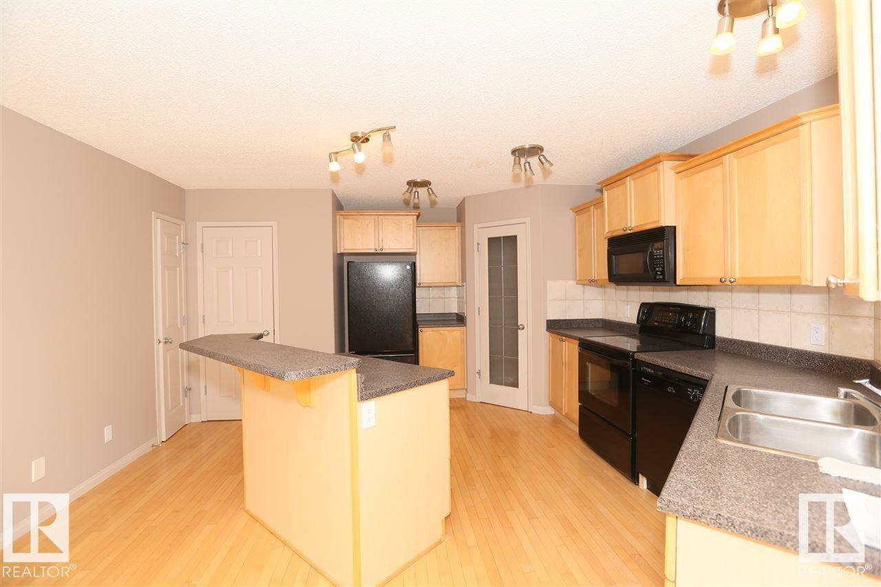 10903 8 AV SW - 7