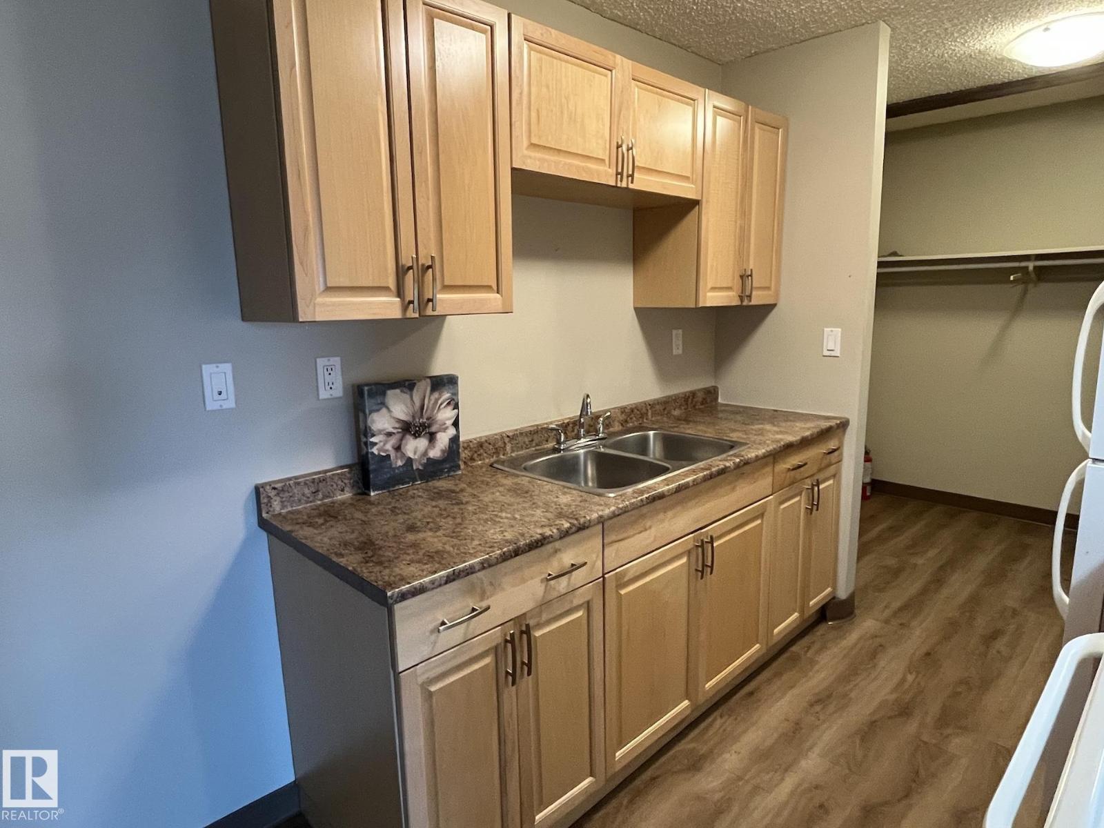 #205 51 BROWN ST - 10