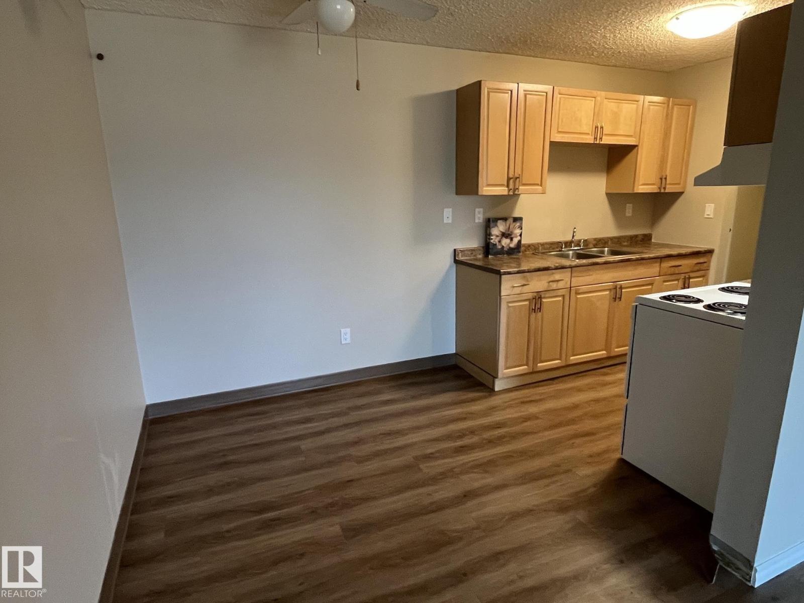 #205 51 BROWN ST - 12