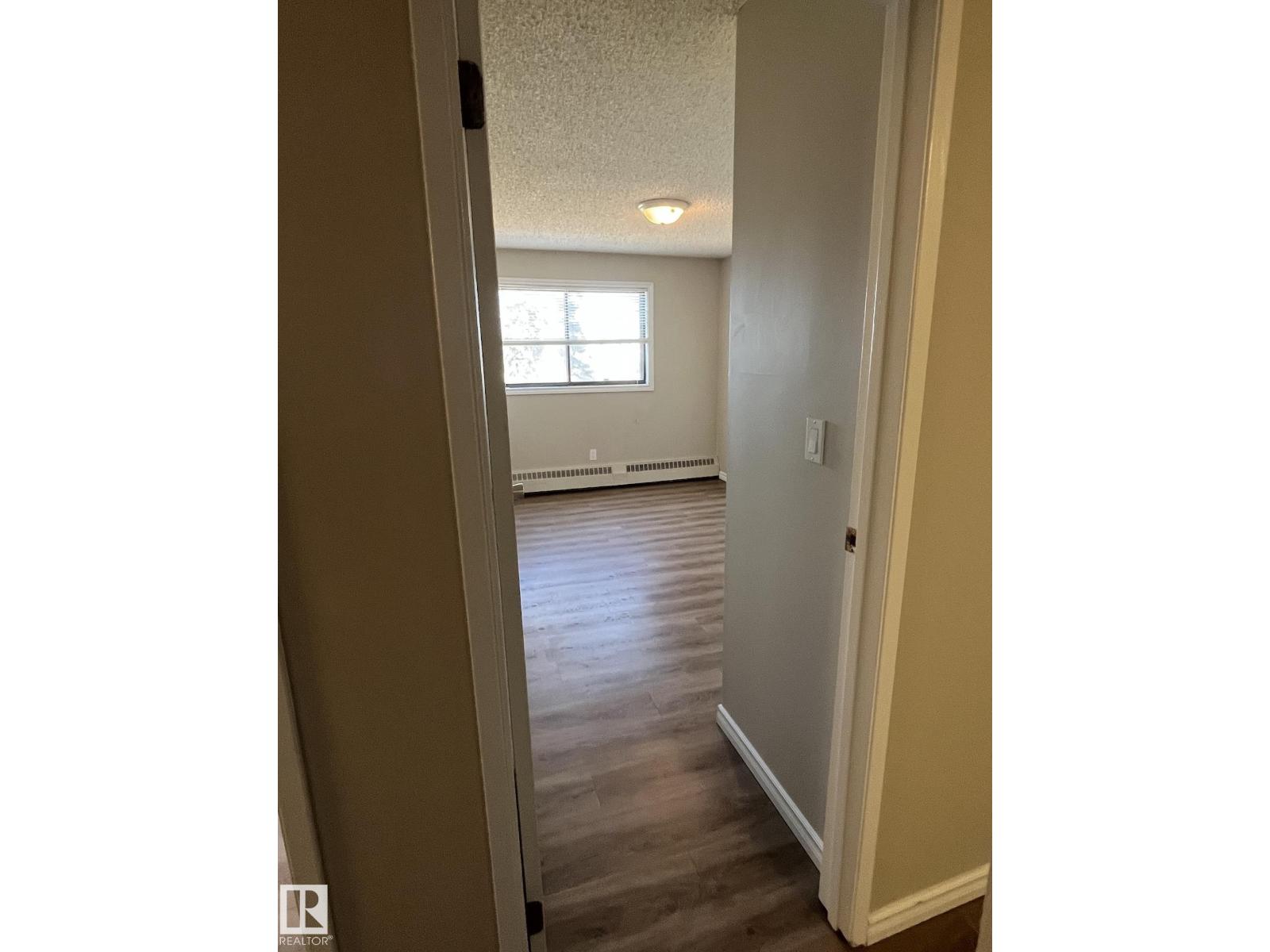 #205 51 BROWN ST - 18