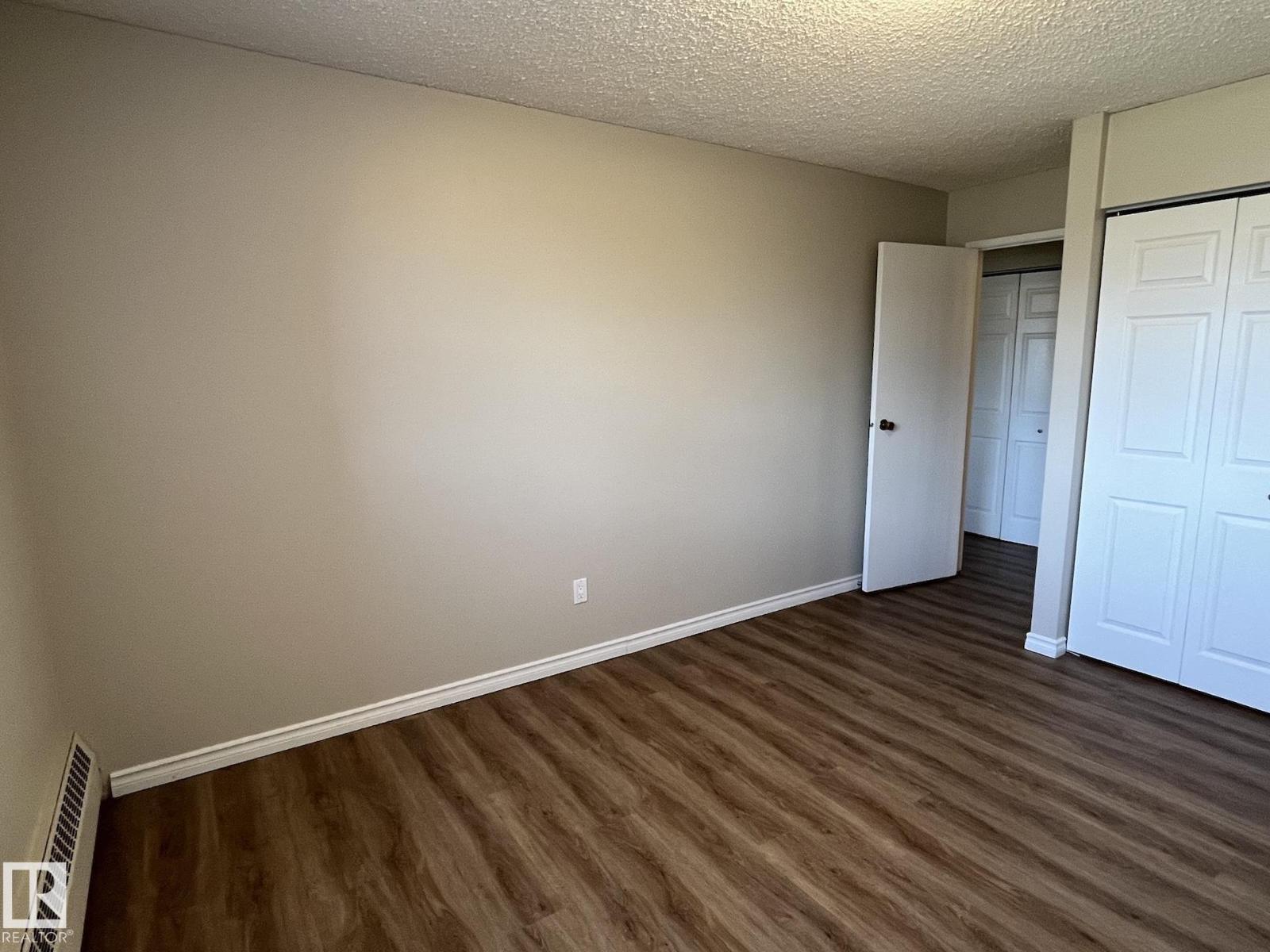 #205 51 BROWN ST - 33