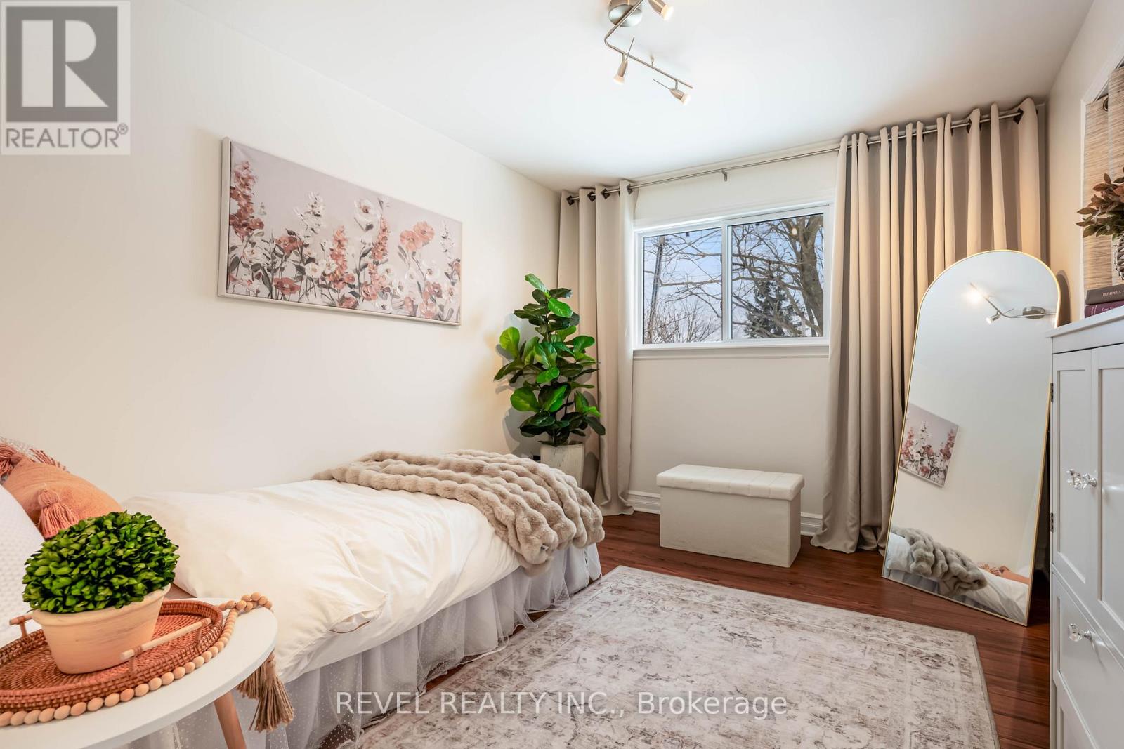 12 VICTORIA BOULEVARD - 14