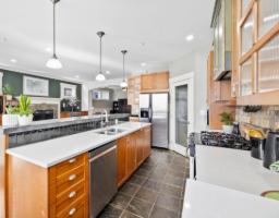 15556 Goggs Avenue, White Rock, BC V4B2N6 Photo 6
