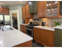 15556 Goggs Avenue, White Rock, BC V4B2N6 Photo 13