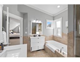 15556 Goggs Avenue, White Rock, BC V4B2N6 Photo 26