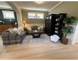 15556 Goggs Avenue, White Rock, BC V4B2N6 Photo 7