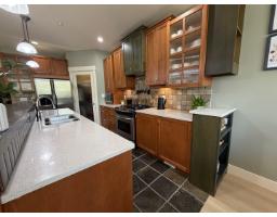 15556 Goggs Avenue, White Rock, BC V4B2N6 Photo 14