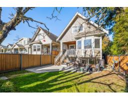 15556 Goggs Avenue, White Rock, BC V4B2N6 Photo 38