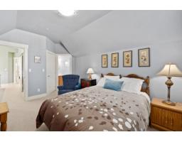15556 Goggs Avenue, White Rock, BC V4B2N6 Photo 28