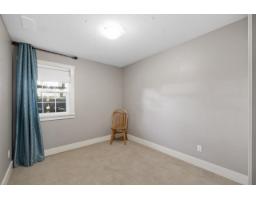 15556 Goggs Avenue, White Rock, BC V4B2N6 Photo 33