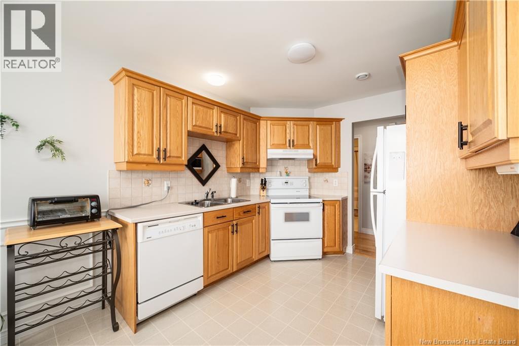 343 Beausejour Street - 14