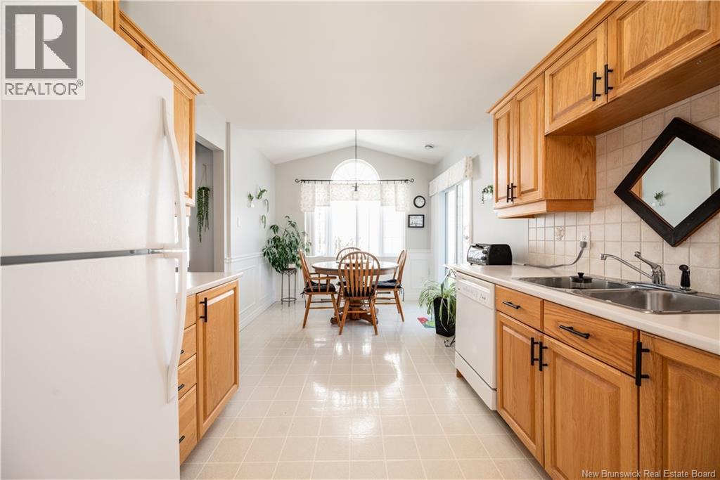 343 Beausejour Street - 16