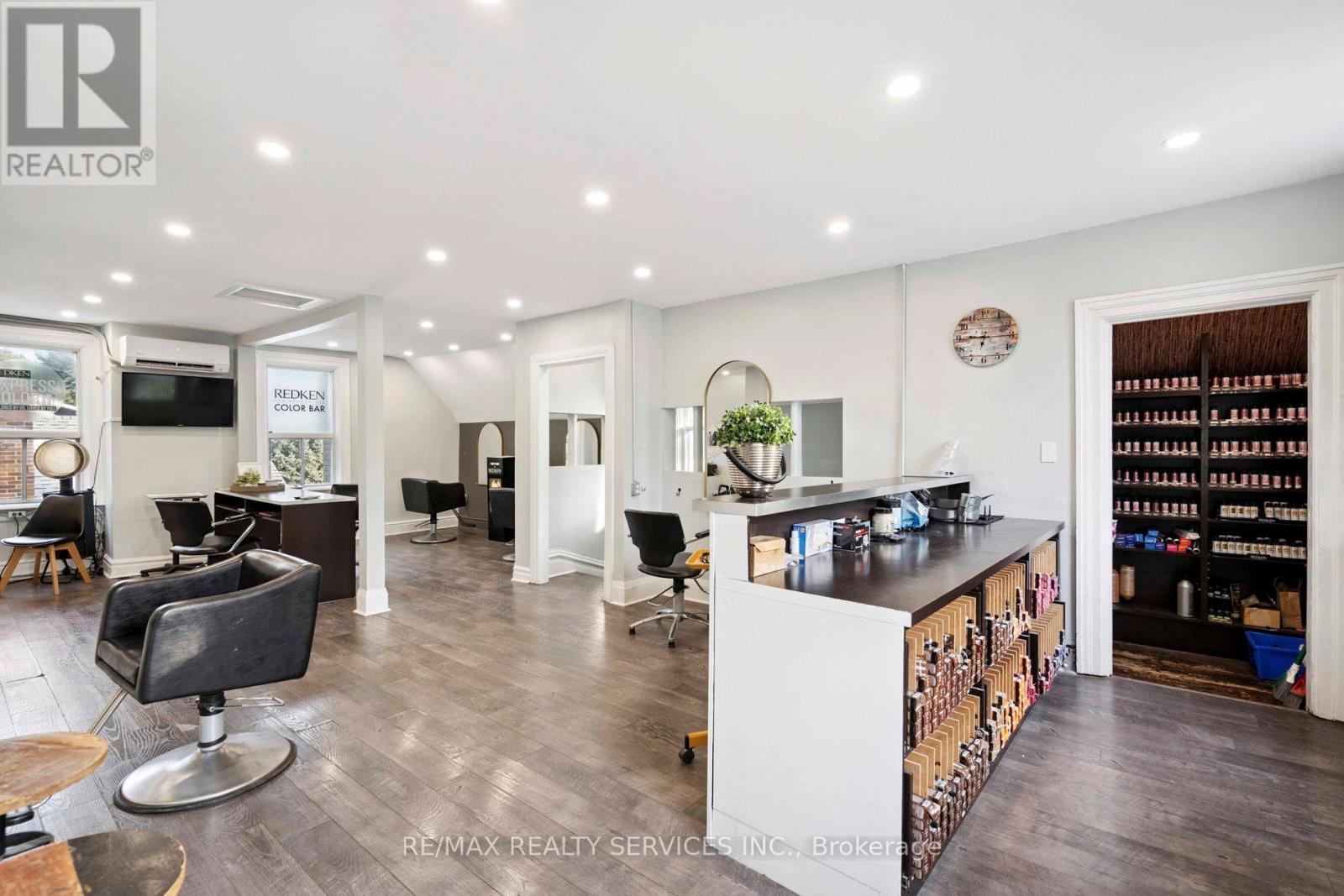 127 QUEEN STREET W - 18