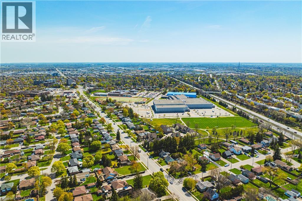 #111 34 NORMAN Street - 32