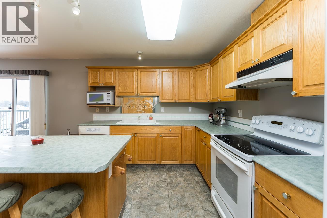 #101 7215 SOUTHRIDGE AVENUE - 8