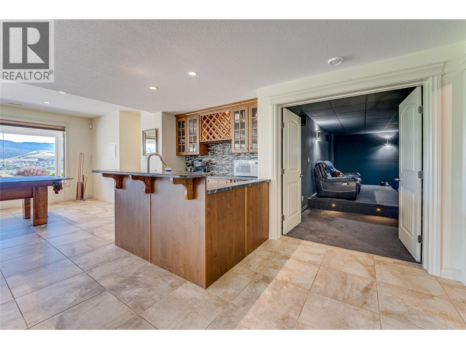 900 33 Avenue - 59