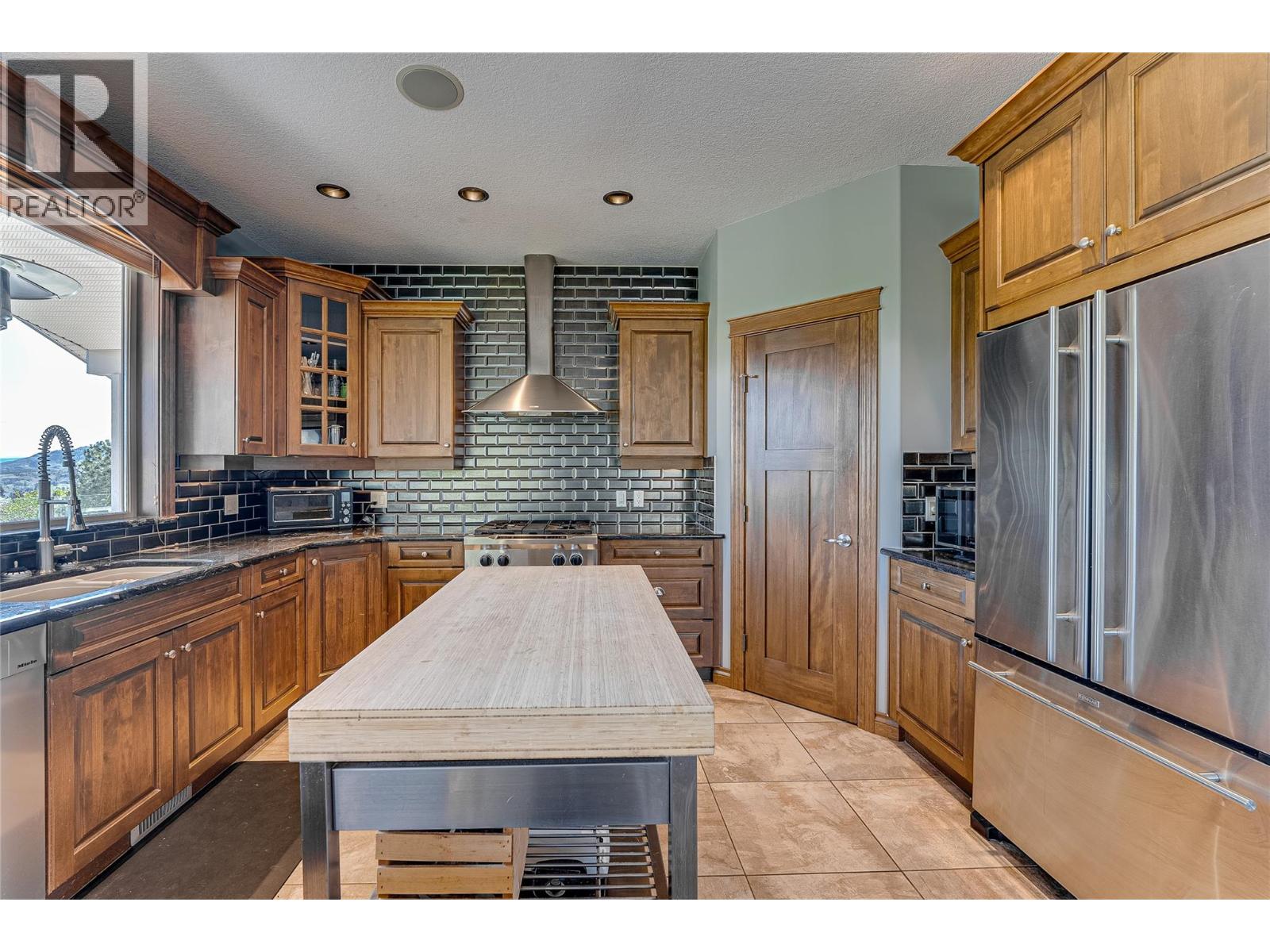 900 33 Avenue, Vernon